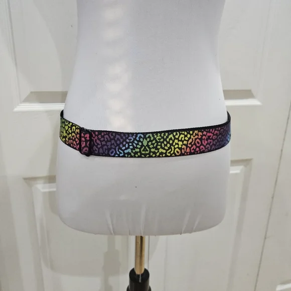Vintage Y2K Hot Topic Punk Rainbow Pride Animal Print Seatbelt Buckle Belt OS - Picture 5 of 14